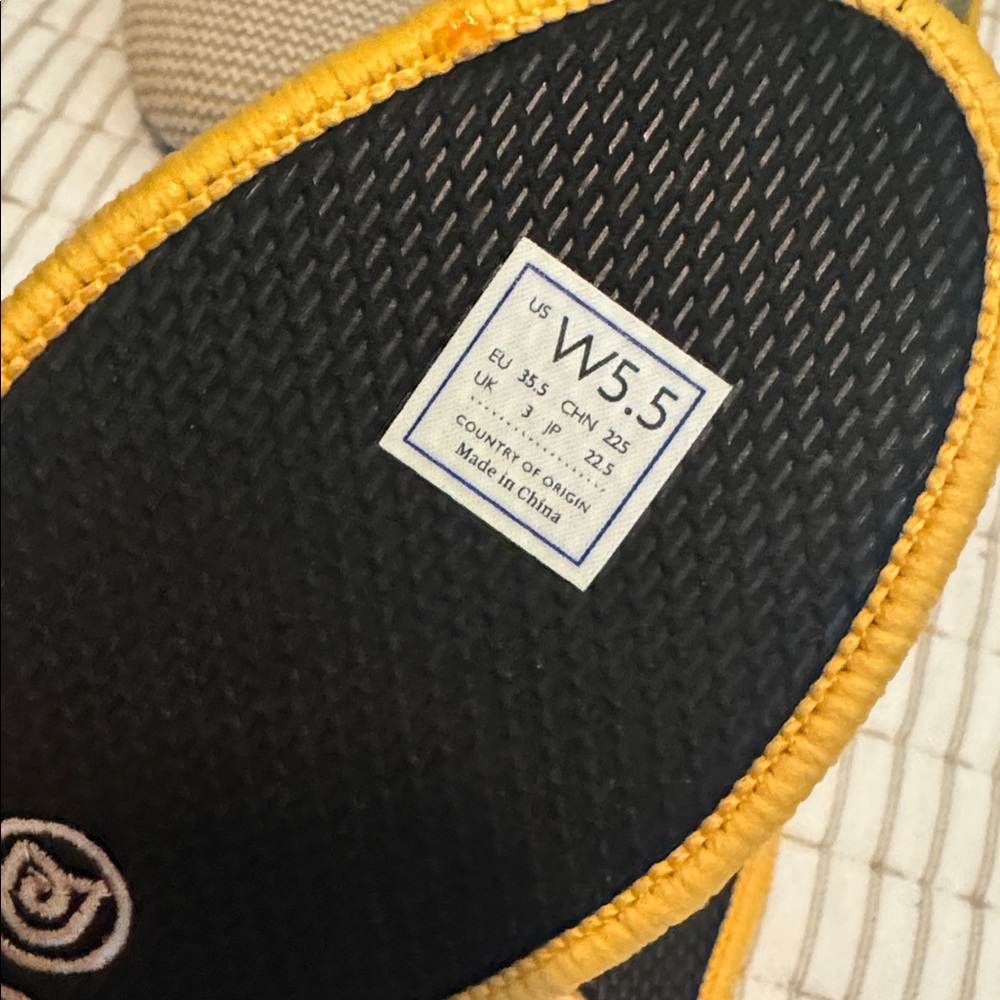 Rothy’s Women’s Sz 5.5 Gray Mustard White Herringbone Design Slip On Flats Round - Picture 13 of 13